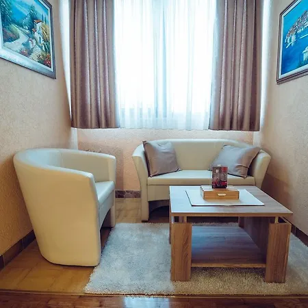 Ivica Apartment *